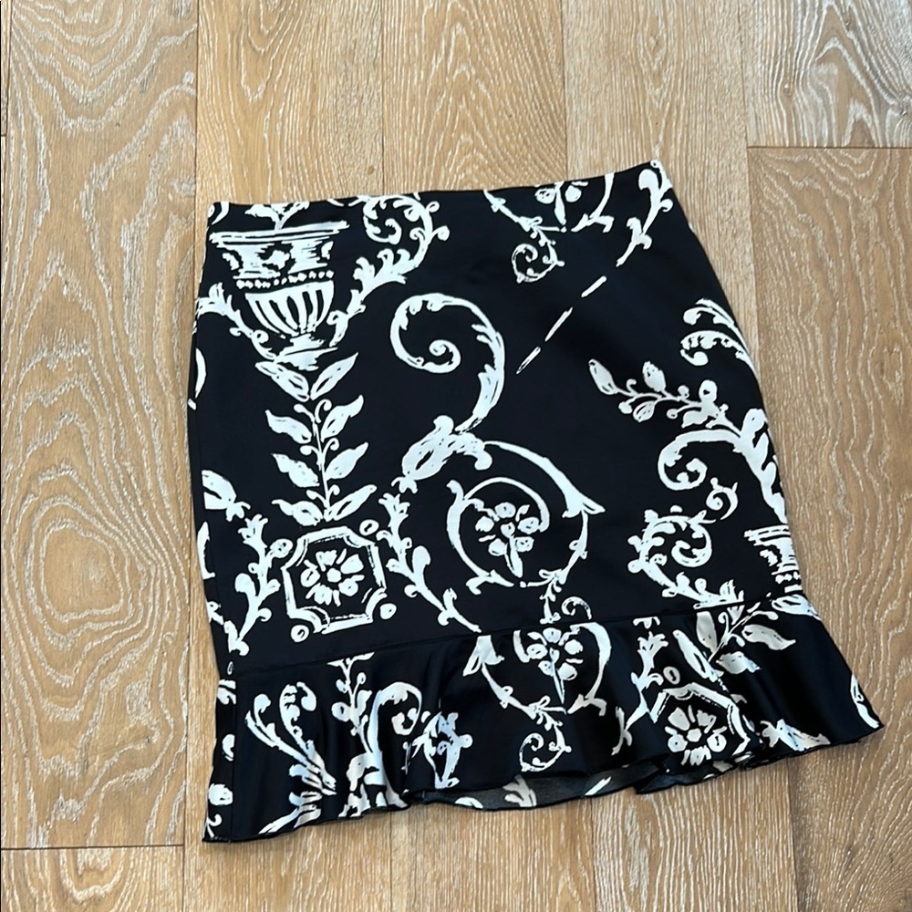 White House Black Market Skirt